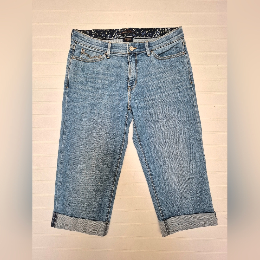 Levi's Light Blue Cropped Jeans